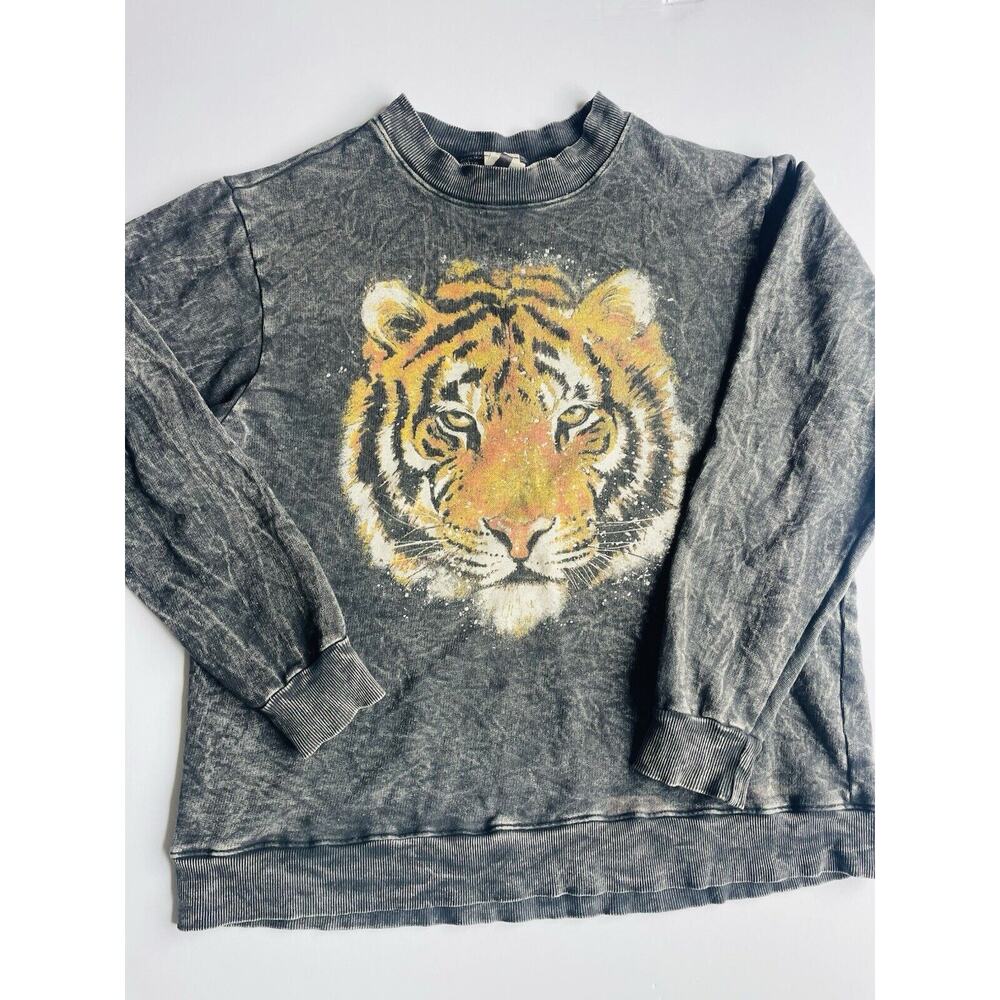 Gray Tiger Graphic Sweatshirt